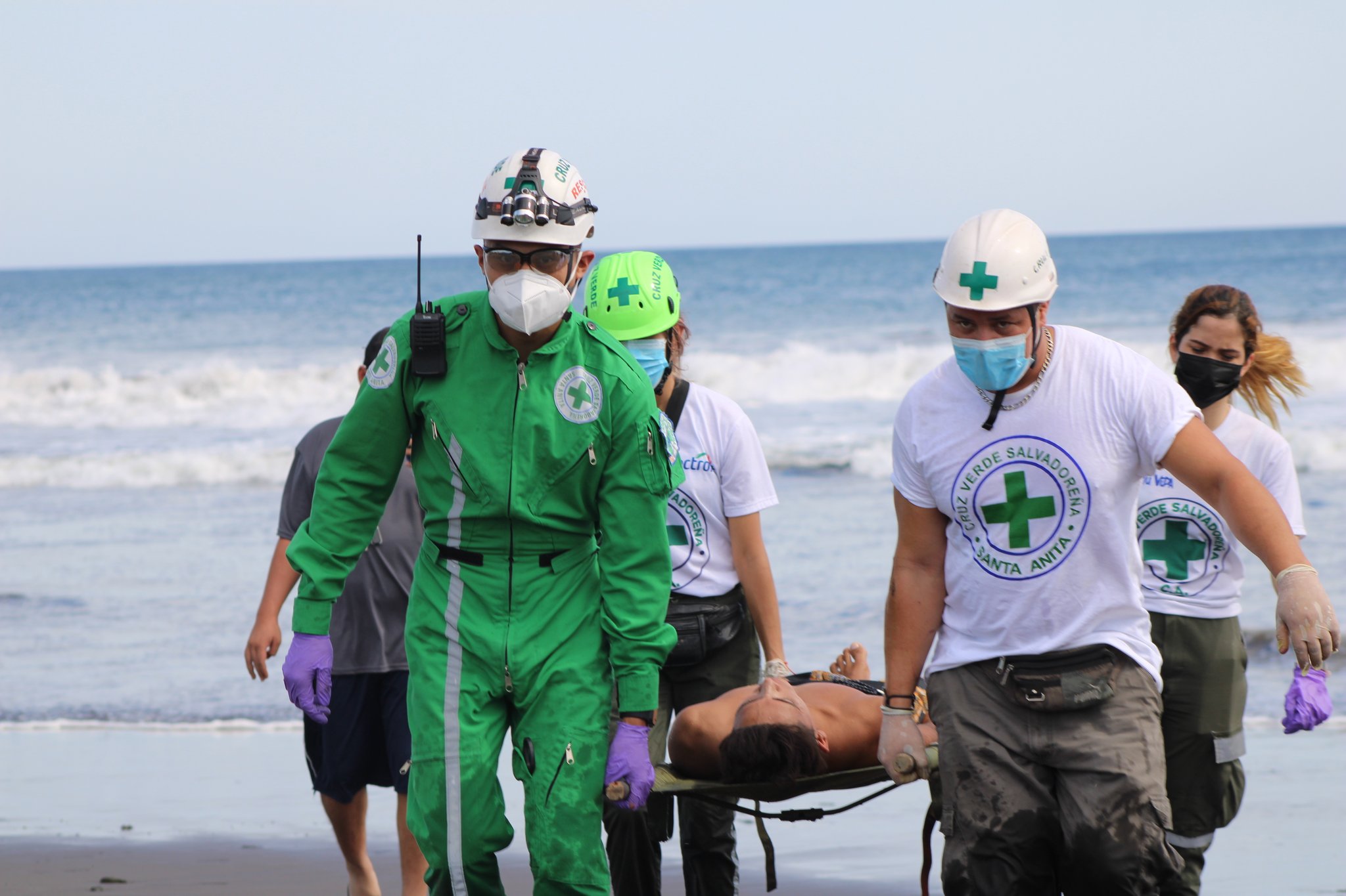 Cruz Verde Salvadoreña realizó simulacro de Rescate Acuático en Playa El Majahual.